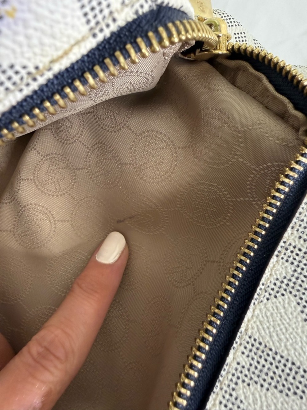 Michael Kors Jet Set Large Logo Tote Bag - Vanilla Signature Print - Chainlink - Picture 16 of 16